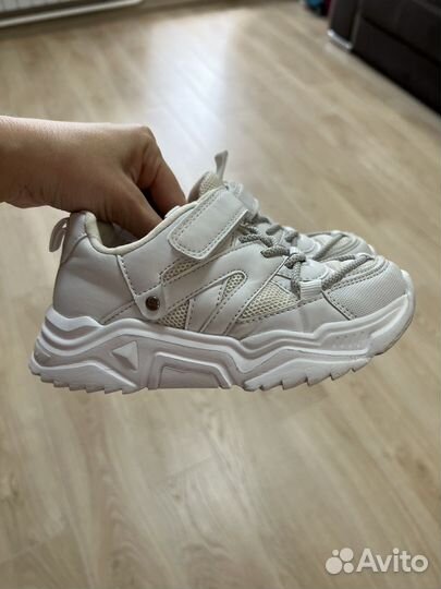 Кроссовки для девочки