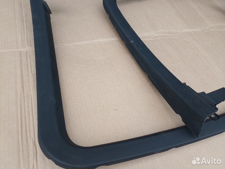 Накладка рамка задней двери Chevrolet Cruze J300