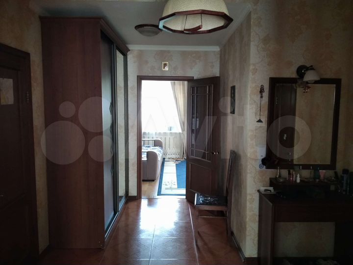 Дом 239 м² на участке 5,2 сот.