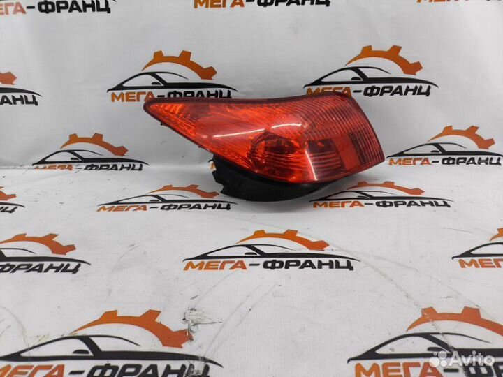 Фонарь задний правый Peugeot 308 легковой