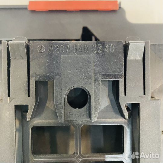 Блок предохранителей Mercedes W204