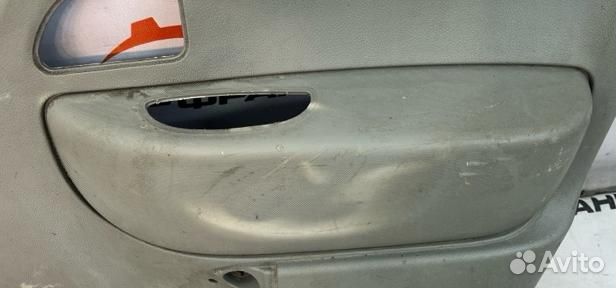 Обшивка боковой двери передняя правая Renault