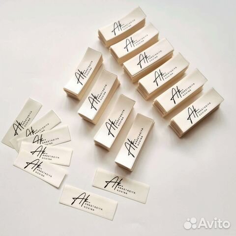 Ленты, наклейки, бирки с логотипом