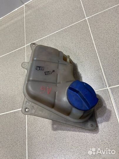 Расширительный бачок Audi A6 2000 г