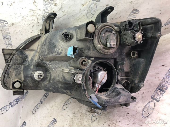 Фара передняя Toyota noah