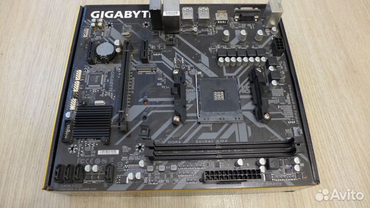 Материнская плата AM4 Gigabyte B450M H не исправна