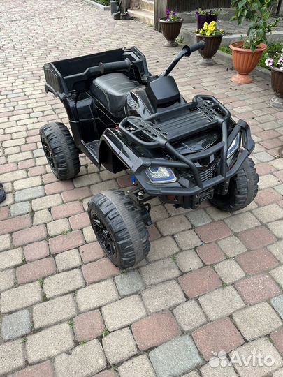 Детский квадроцикл на аккумуляторе