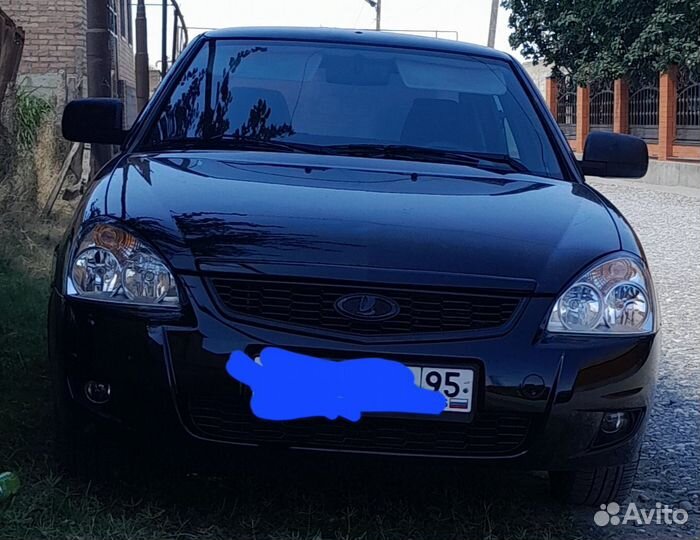 Капот на priora