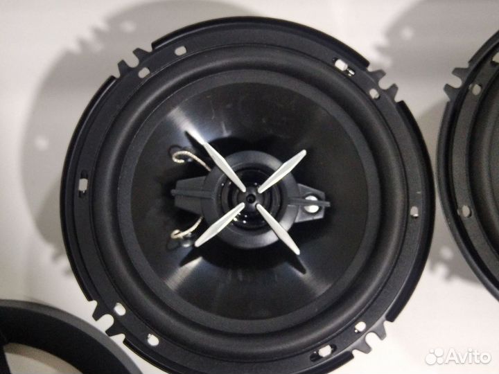 Продам динамики pioneer