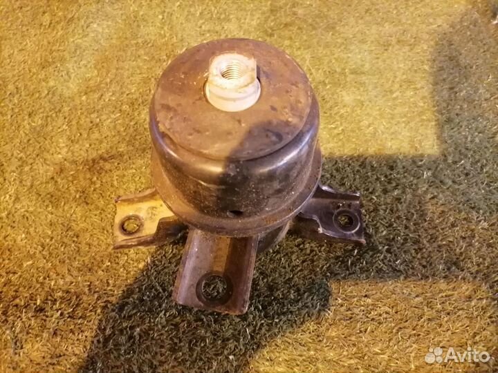 Опора двигателя (подушка двс) правая MN125799 Mits