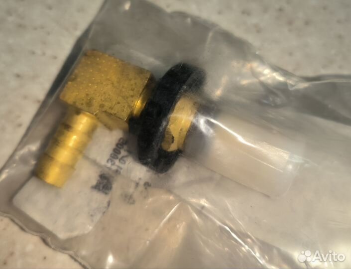 Угловое соединение Mercedes A0039902071