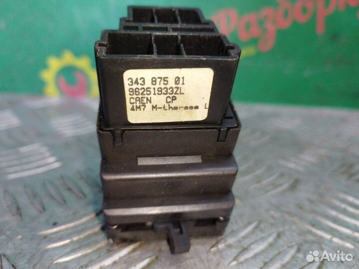 Подрулевой переключатель света Peugeot 406 седан