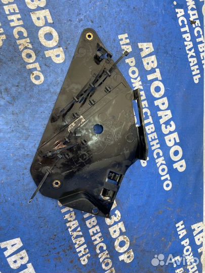 Крепление проводки. Renault Premium грузовой тягач