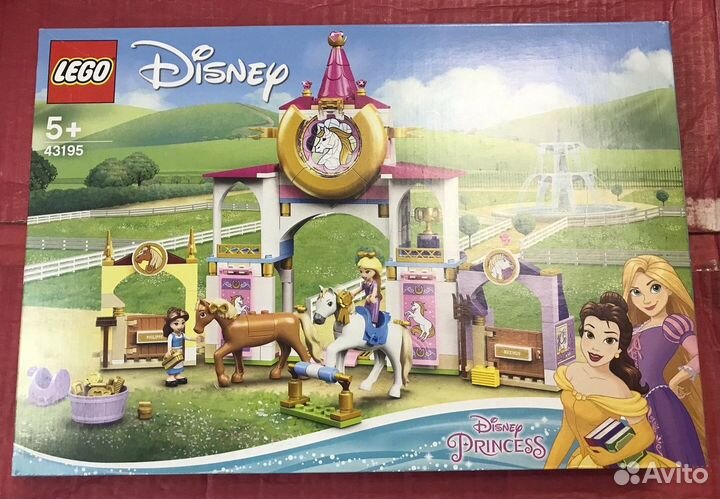 Lego 43195 Королевская конюшня Белль и Рапунцель