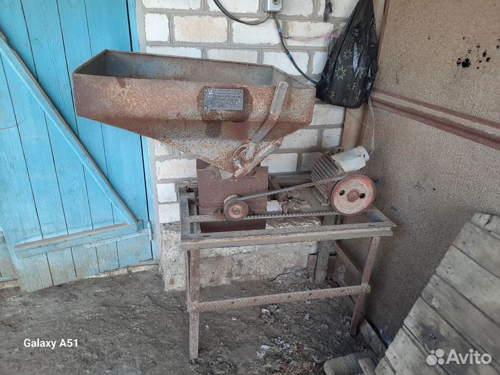 Мельница для зерна