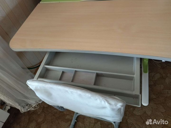 Растущий стол и стул