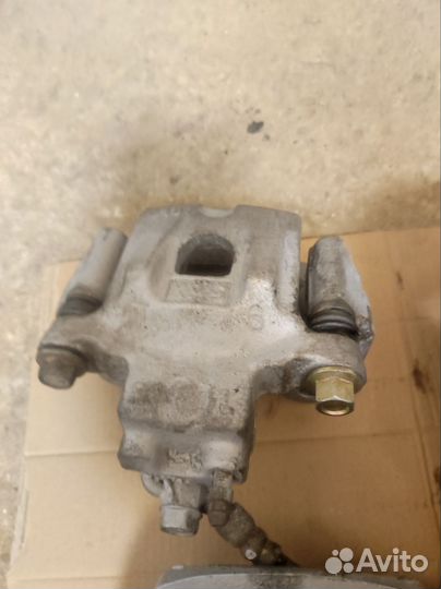 Комплект тормозных суппортов