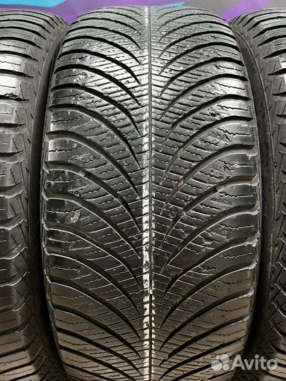 Goodyear Vector 4Seasons Gen-2 235/55 R17