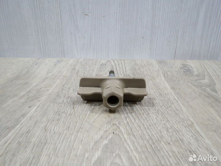 Болт крепления запасного колеса Kia Rio 3