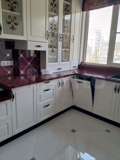 3-к. квартира, 105 м², 3/3 эт.