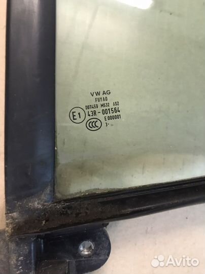 Форточка задней левой двери Skoda Rapid