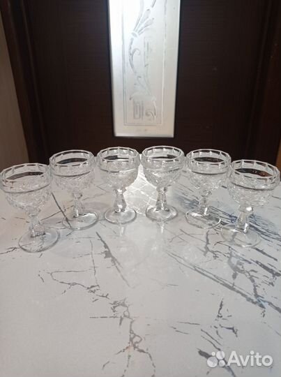 Хрустальные маленькие рюмочки