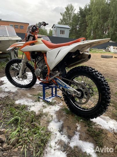 Мотоцмкл авантис прокарб 300