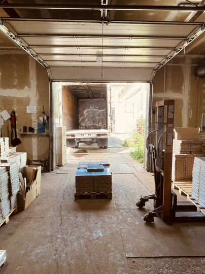 Склад с автоматическими воротами, 193 м²