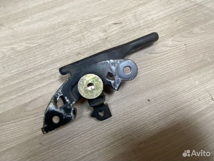 Ручка открывания лючка бензобака Nissan Avenir W11