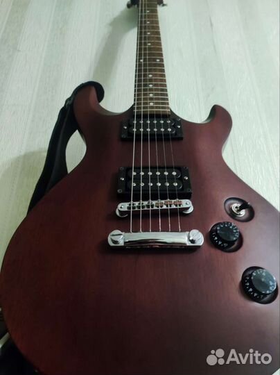 Электро гитара с комбиком