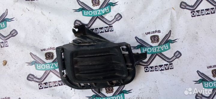 Заглушка противотуманной фары Toyota Aqua NHP10