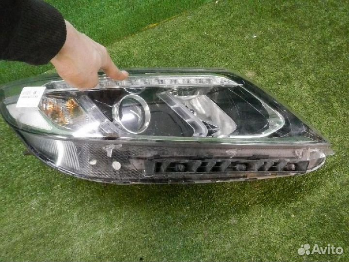 Фара правая Kia Sorento