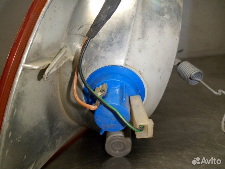 Поворотник передний правый Mercedes-Benz Vito W638