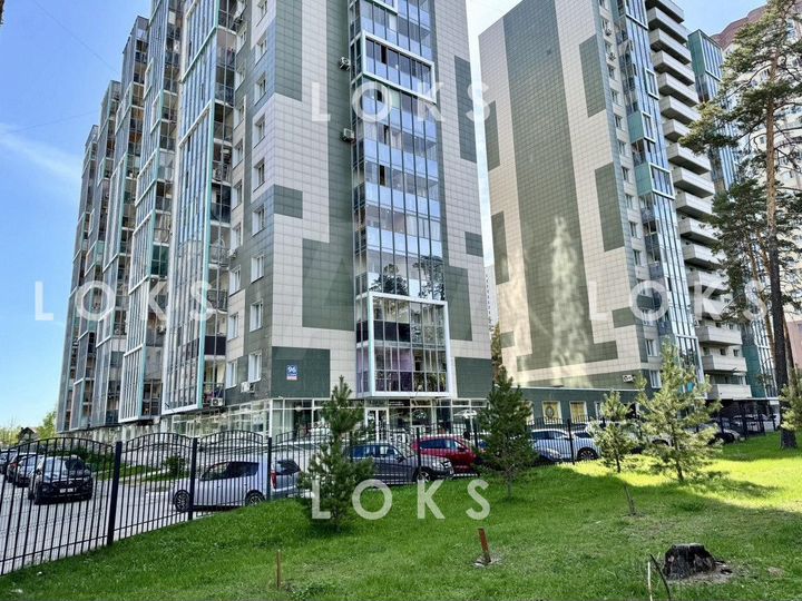 Торговое с панорамными окнами 180 м²