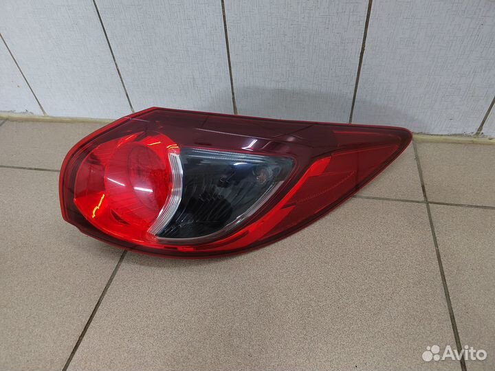 Фонарь правый наружный оригинал Mazda CX-5