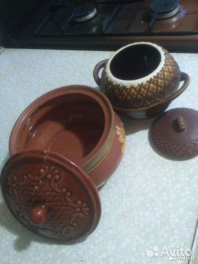 Конфетница,графин, горшки, сахарница, фужеры