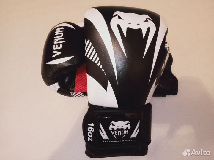 Боксерские перчатки
