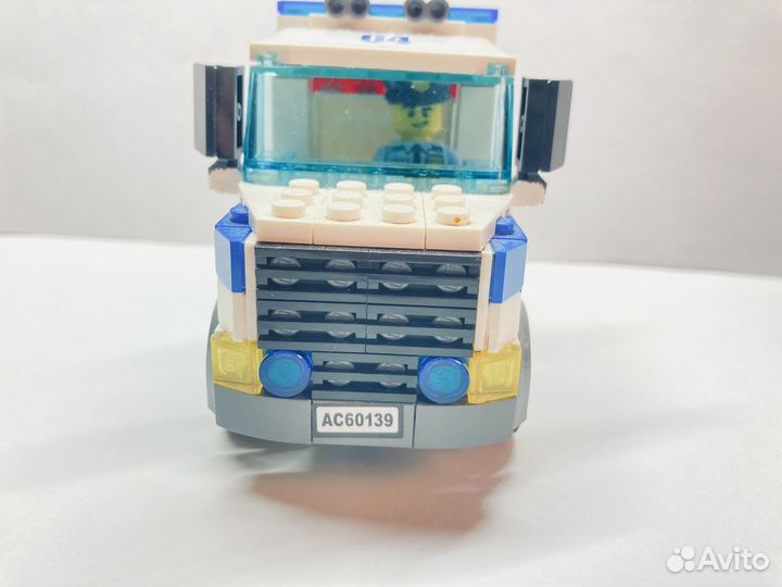 Lego city мобильный команд центр 60139