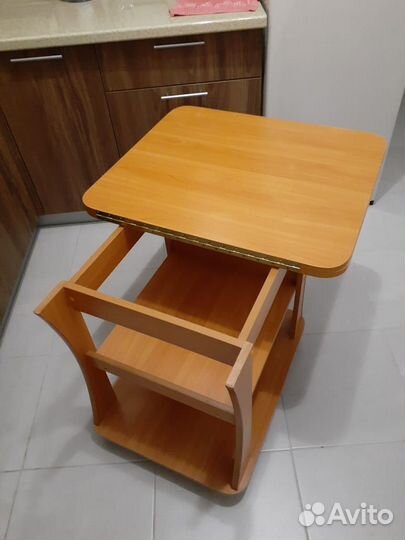 Столик раскладной на колесиках