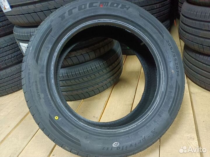 Tracmax X-Privilo TX3 215/50 R17 95W