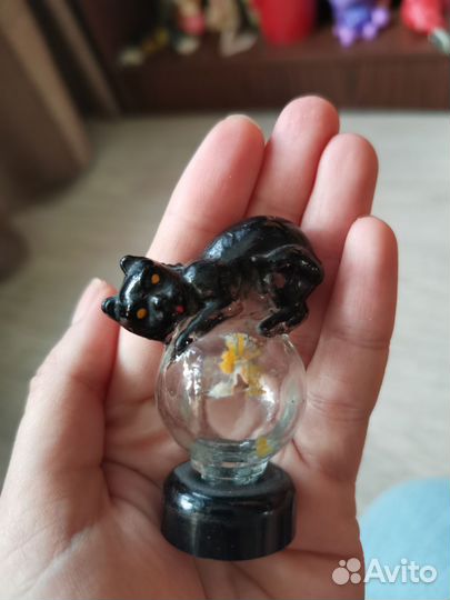 Старинный антикварный флакон для духов