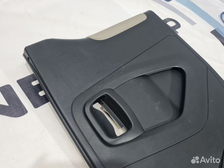 Обшивка двери задней правой Peugeot Partner