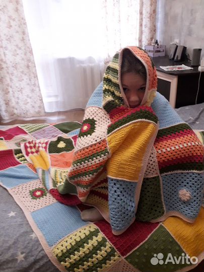 Дизайнерский вязаный плед