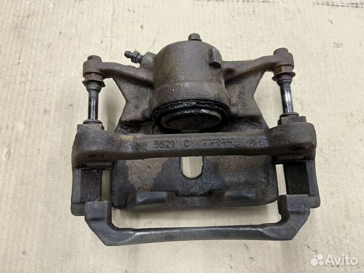 Суппорт передний левый правый дефект Октавия 3 А7