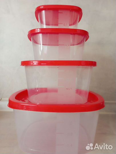 Набор пищевых контейнеров новый, 4 шт