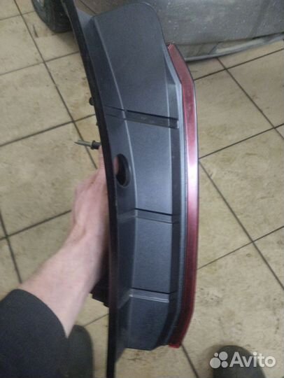 Фонарь задний правый рено дастер