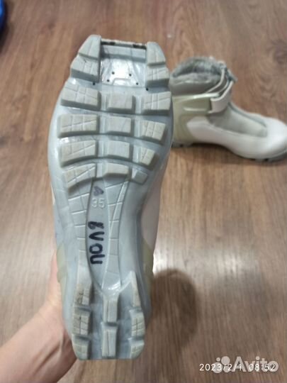 Лыжные ботинки