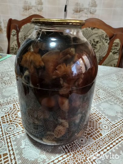 Грибы опята, грузди маринованные