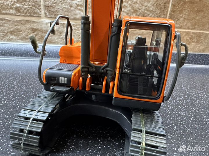 Масштабная модель экскаватора Doosan dx225lca