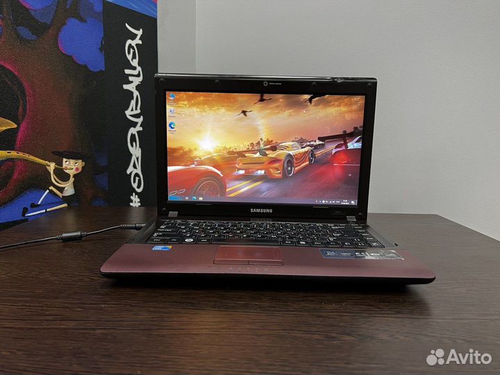 Быстрый ноутбук samsung/Intel Core I3/SSD